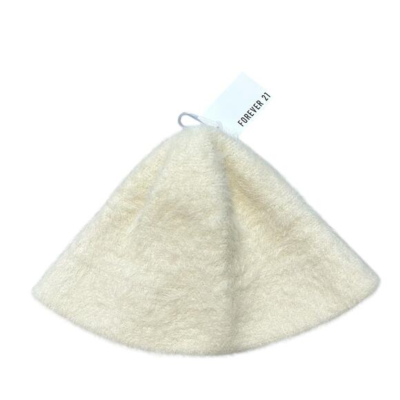 Forever 21 Faux Fur Bucket Hat NWT One Size Cream Y2K Soft Girl Cozy Neutral - Picture 1 of 7
